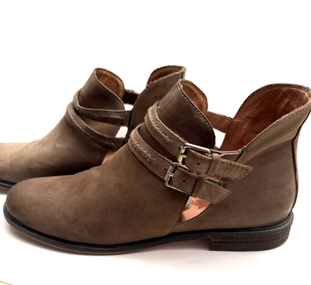 Women's Corso Como Islip Cutout Taupe Brown Double Buckle Strap Ankle Boot 9.5